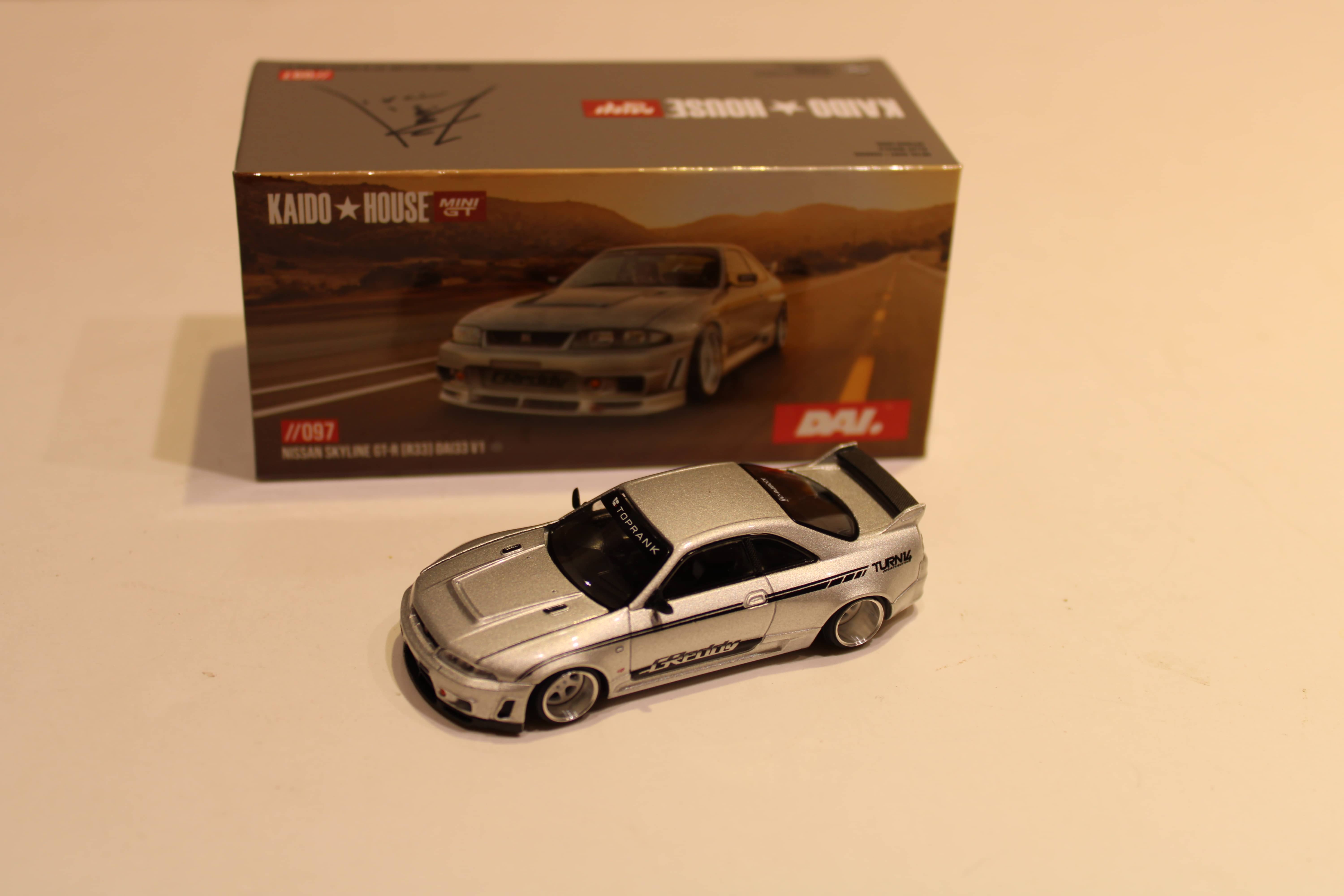 NISSAN SKYLINE GT-R (R33) DAI33 V1 KAIDO HOUSE MINIGT 1/64°