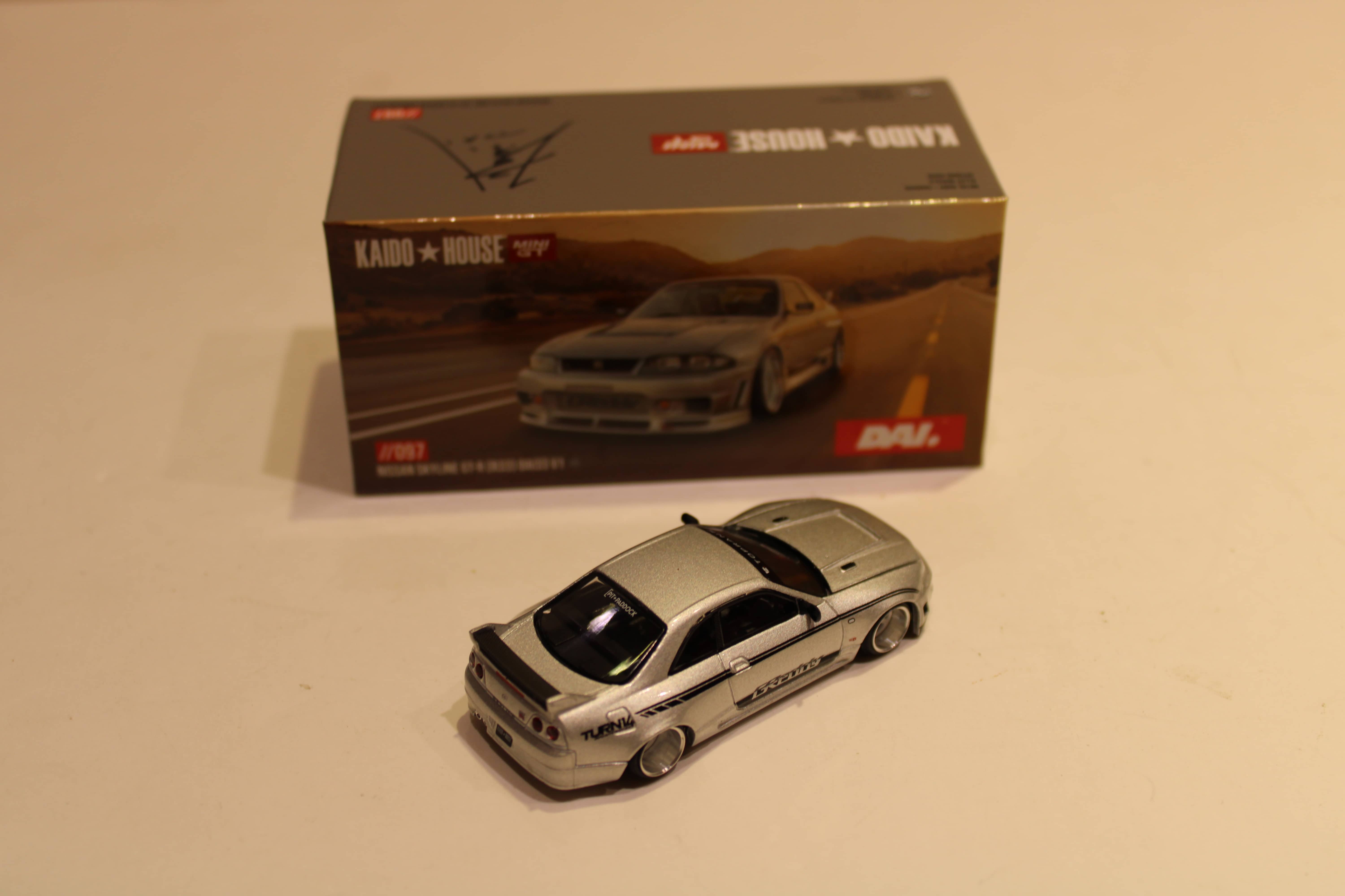 NISSAN SKYLINE GT-R (R33) DAI33 V1 KAIDO HOUSE MINIGT 1/64°