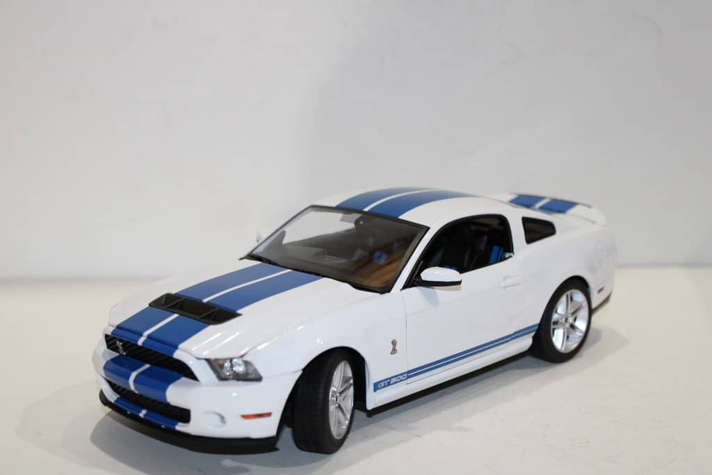 Greenlight 1/18 Shelby GT500 2011 Ford Mustang Silver Black