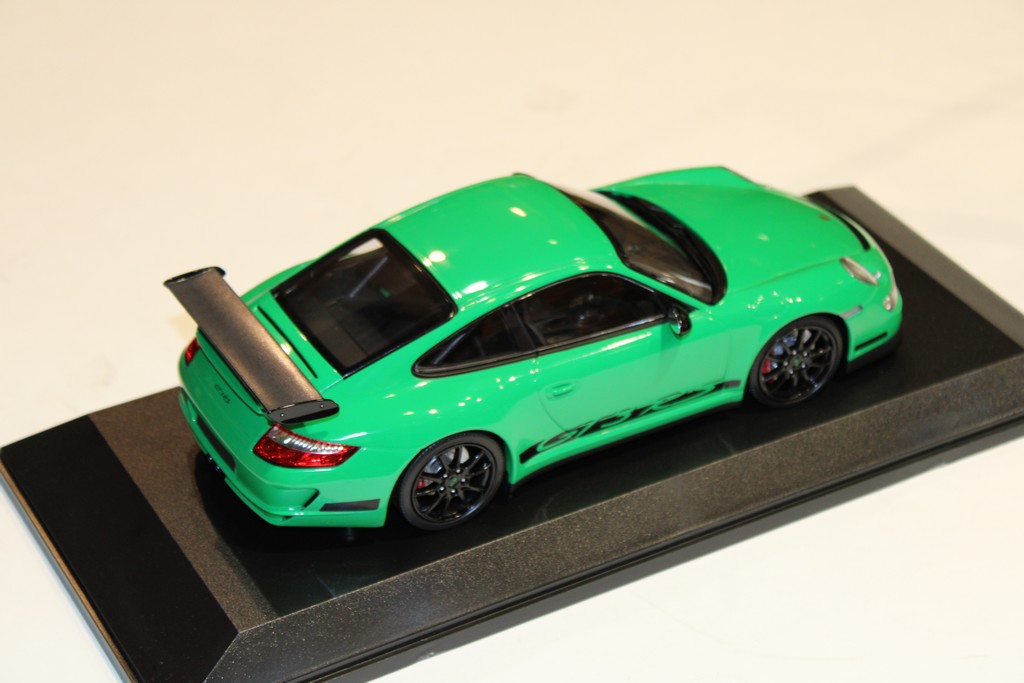 PORSCHE 911 TYPE 997 GT3 RS 2007 VERTE MINICHAMPS 1/18°