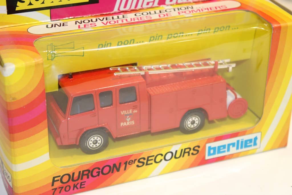 BERLIET 770 KE FOURGON 1ER SECOURS SOLIDO 1/43°