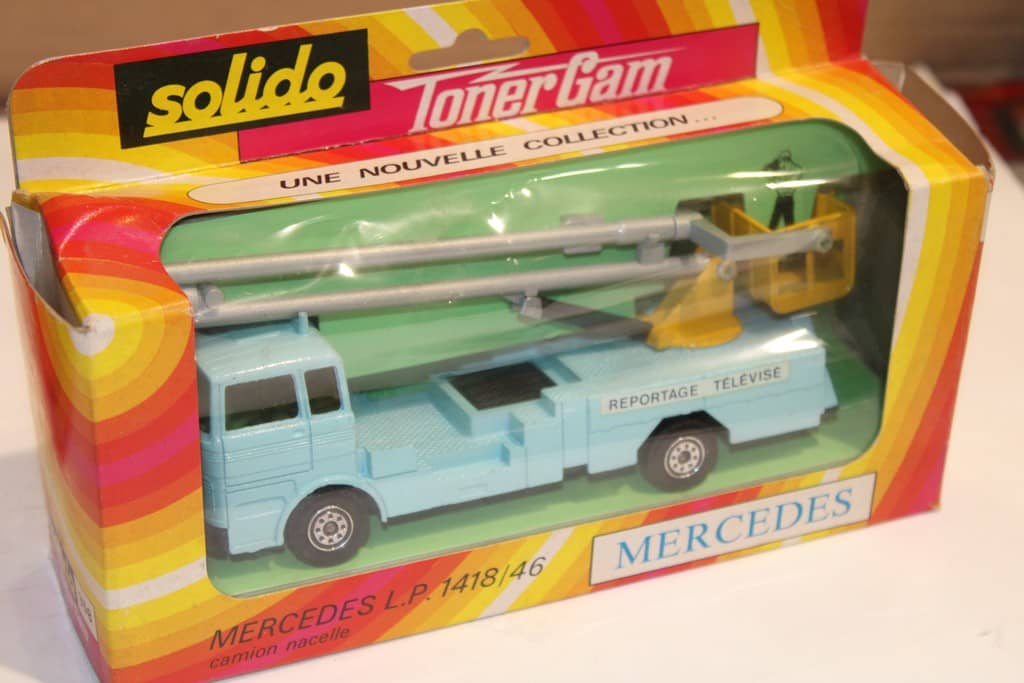 MERCEDES LP1418/46 NACELLE REPORTAGE TELE SOLIDO 1/43°