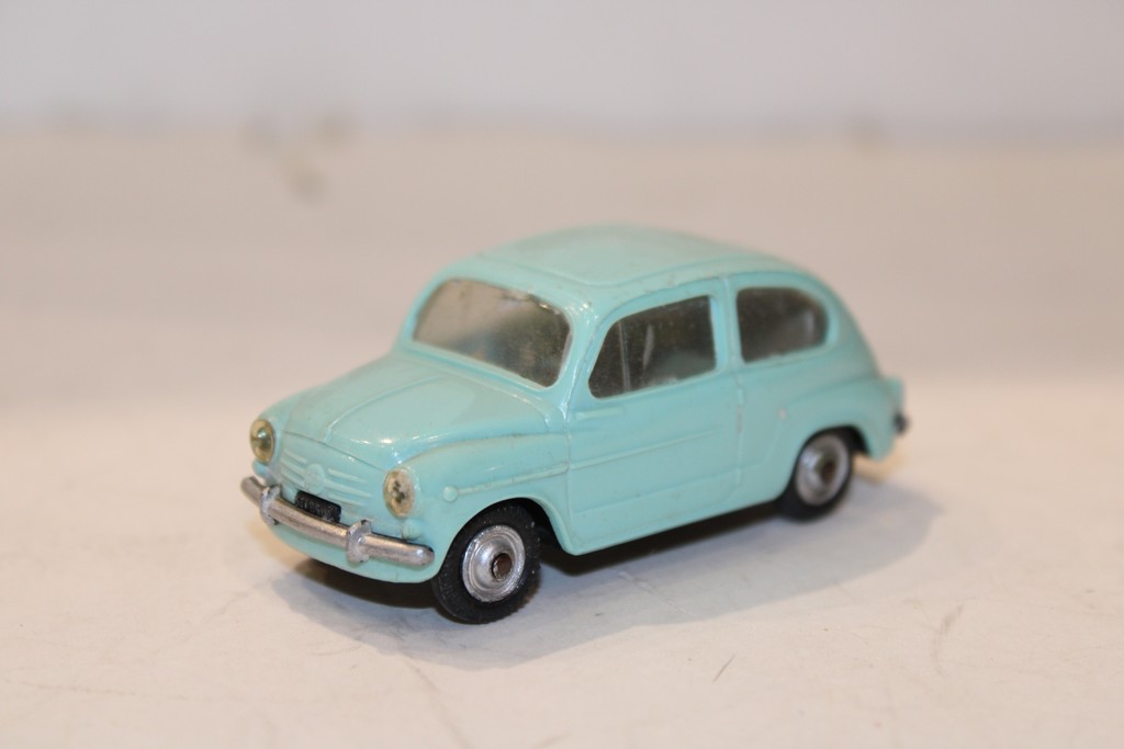 Fiat 600 Bleu Clair Norev 1/64