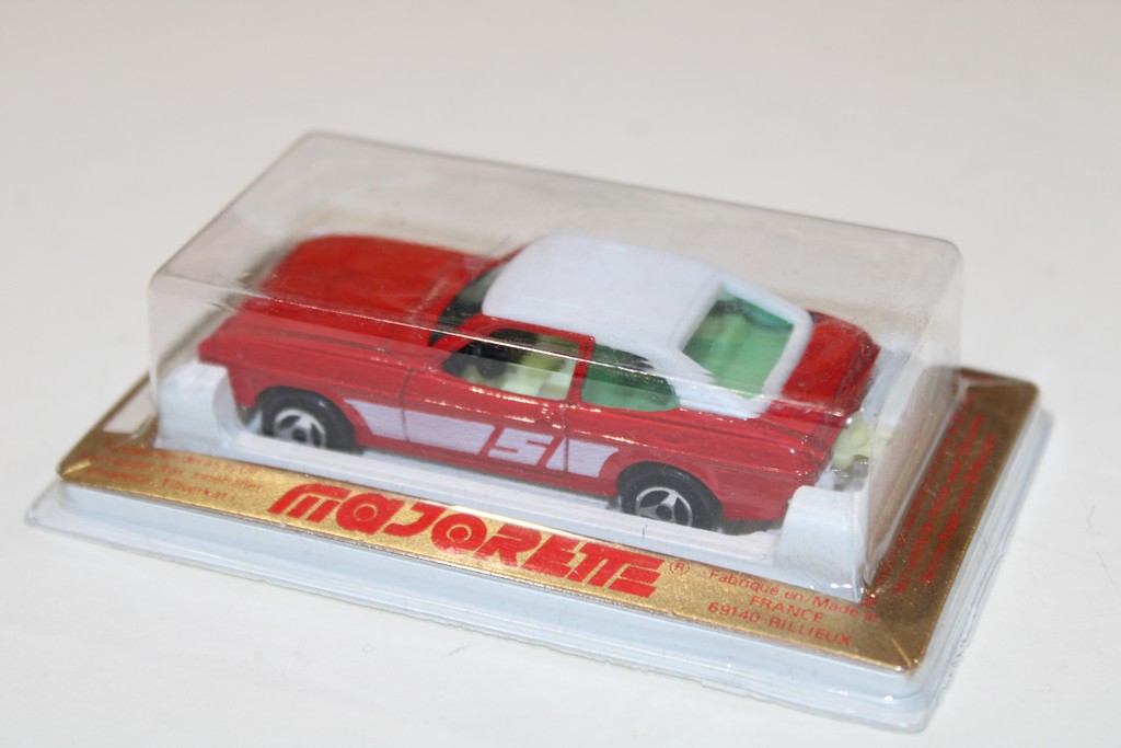 FORD CAPRI ROUGE MAJORETTE 1/64°