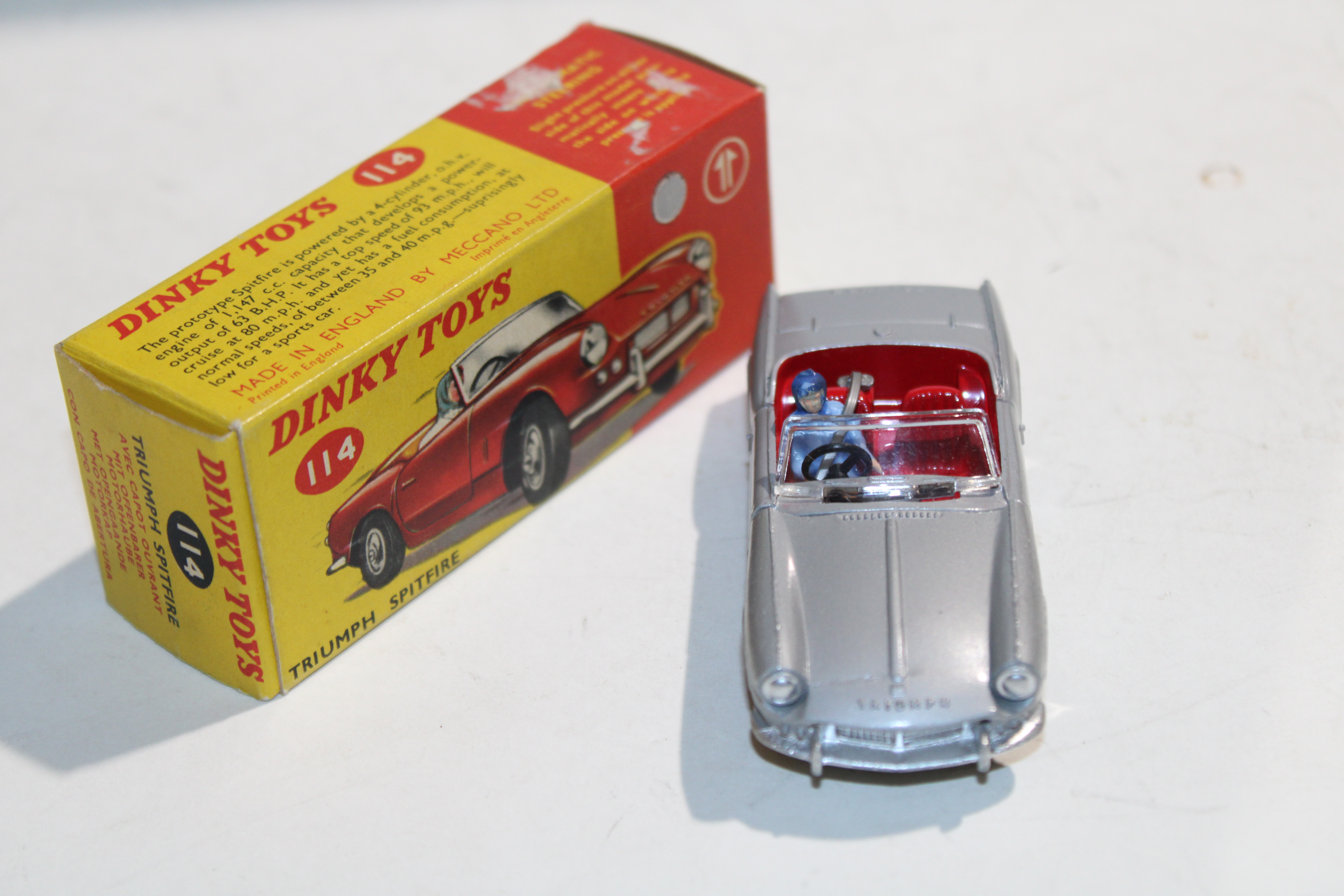 Triumph Spitfire Dinky Toys 1/43°
