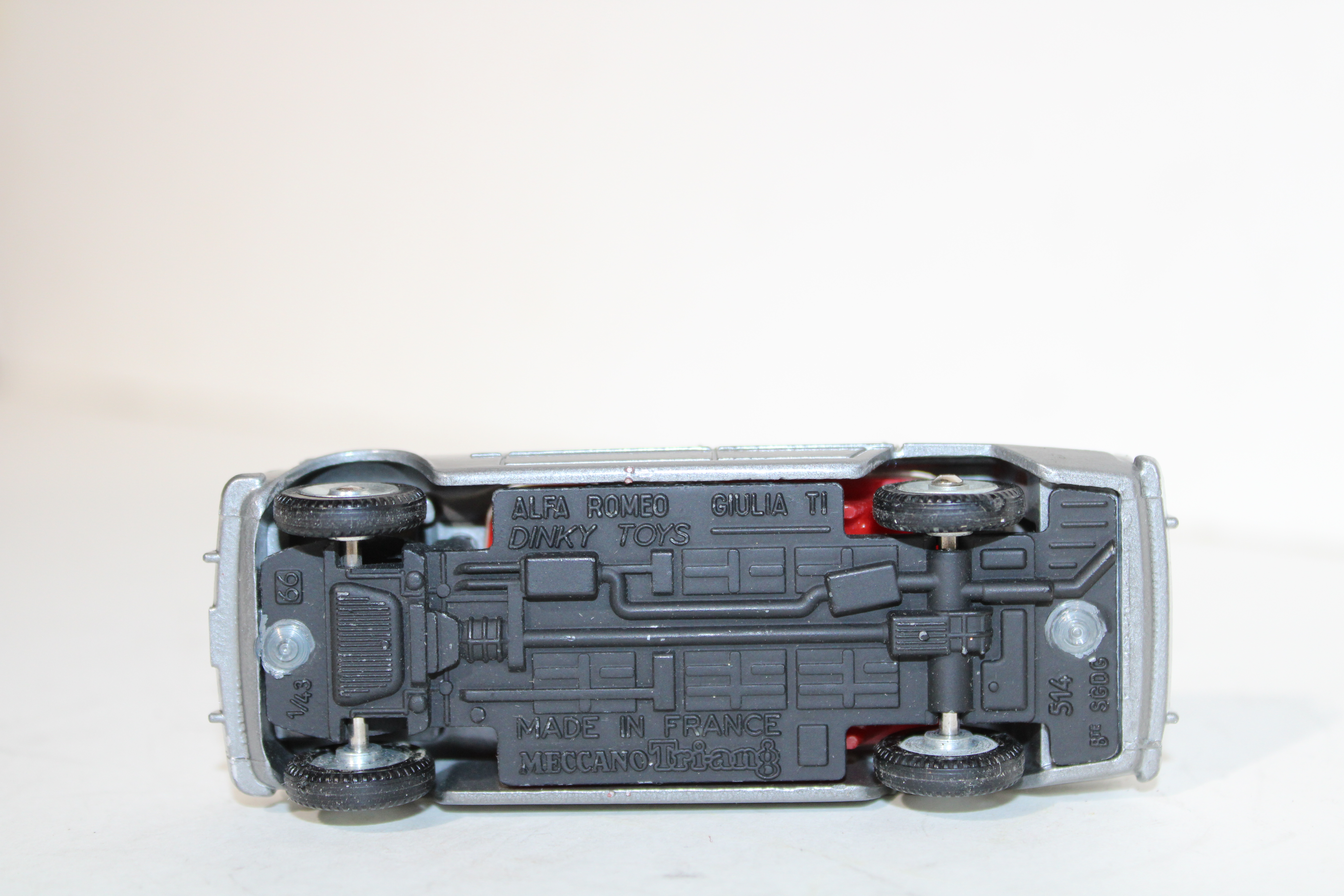 ALFA ROMEO GIULIA TI DINKY TOYS 1/43