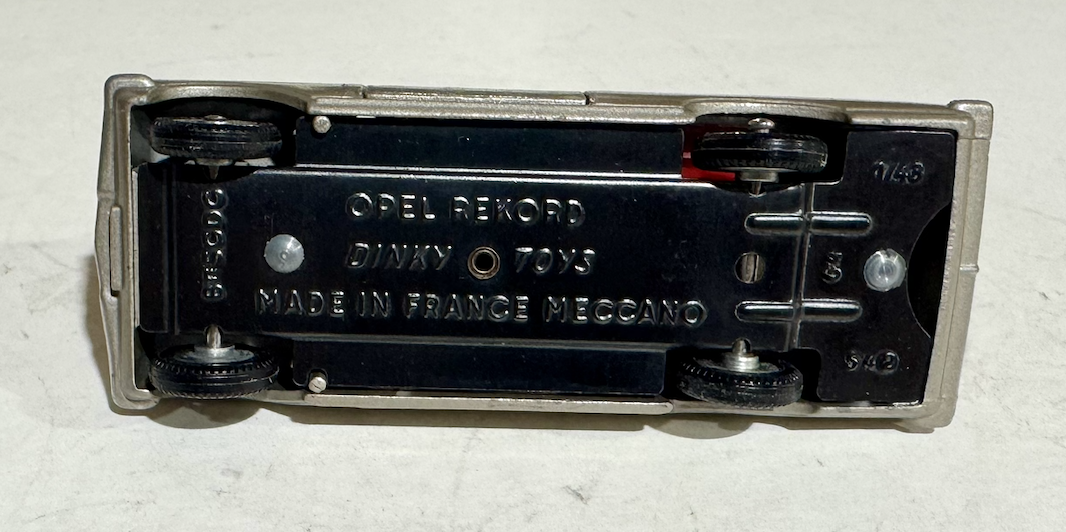 OPEL RECORD DINKY TOYS 1/43°