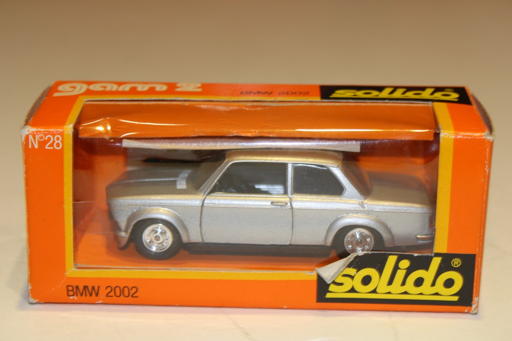 BMW 2002 SOLIDO 1/43
