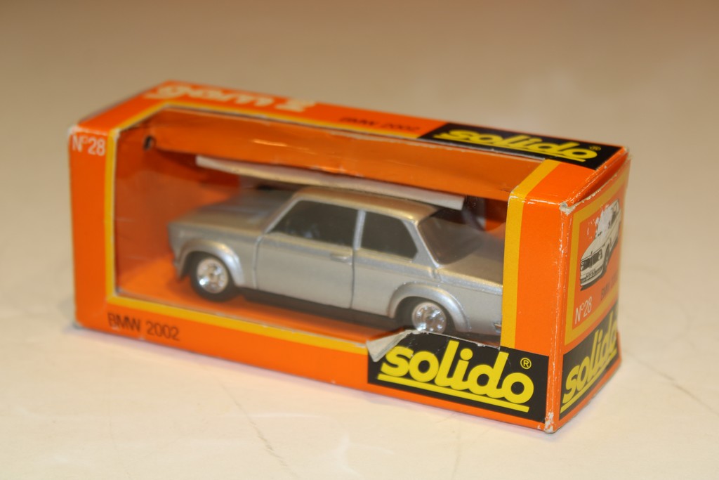 BMW 2002 SOLIDO 1/43
