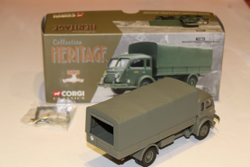 RENAULT FAINEANT MILITAIRE BACAHE 1/50 COLLECTION HERITAGE CORGI CLASSIC