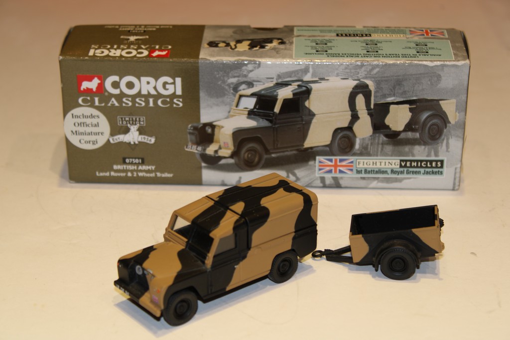 BRITISH ARMY LAND ROVER & 2WHEEL ARMY CORGI CLASSIC 1/50