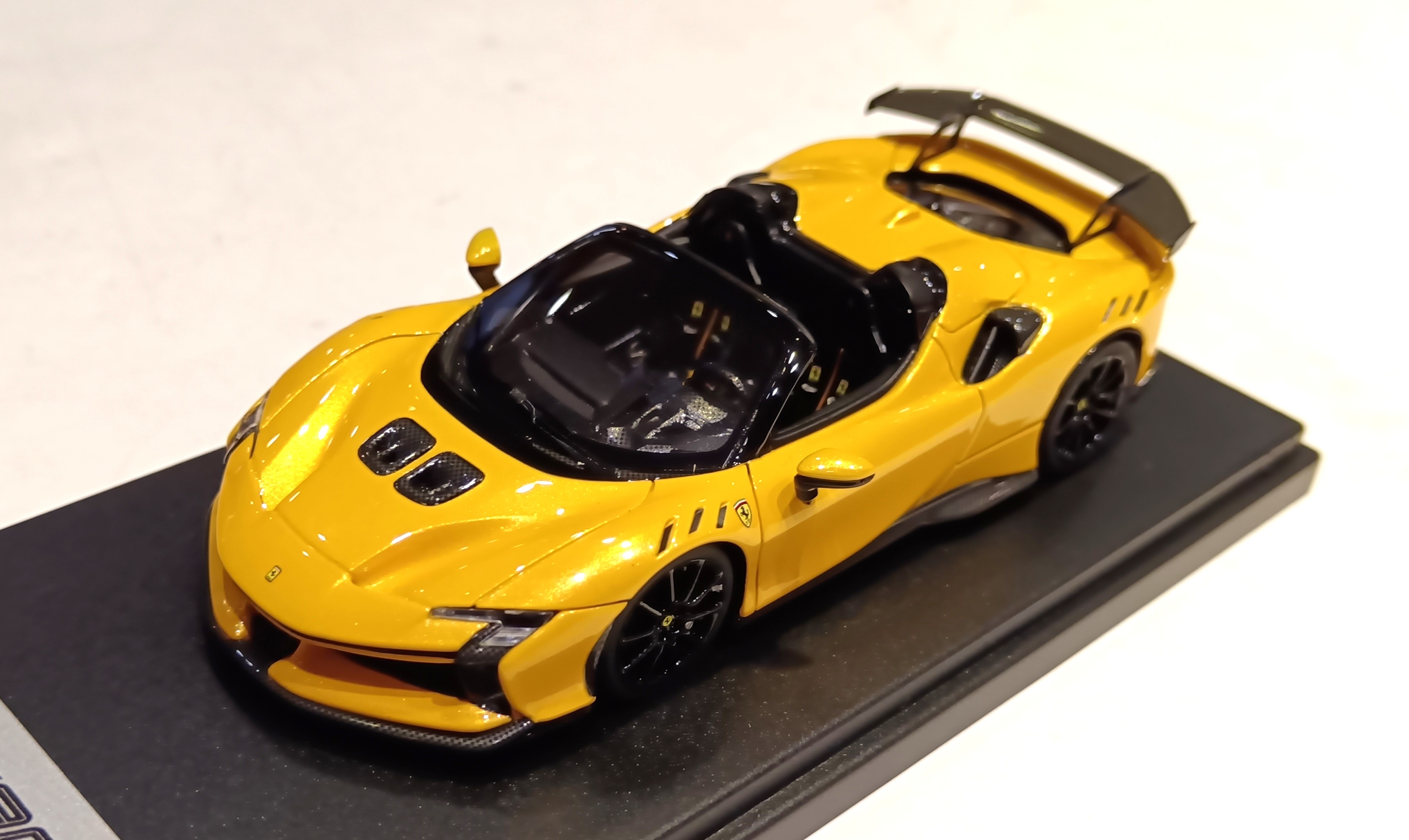 FERRARI SF90 XX SPIDER "GIALLO TRISTATO" LOOK SMART 1/43°