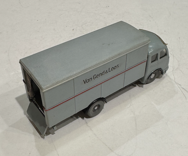 MERCEDES-BENZ LP315 SIKU 1/43