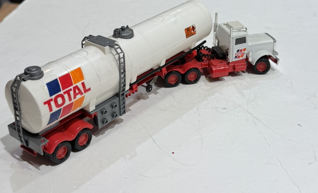 PETERBILD SUPER KING 1978 K-103 TANKER K-126 MATCHBOX 1/50