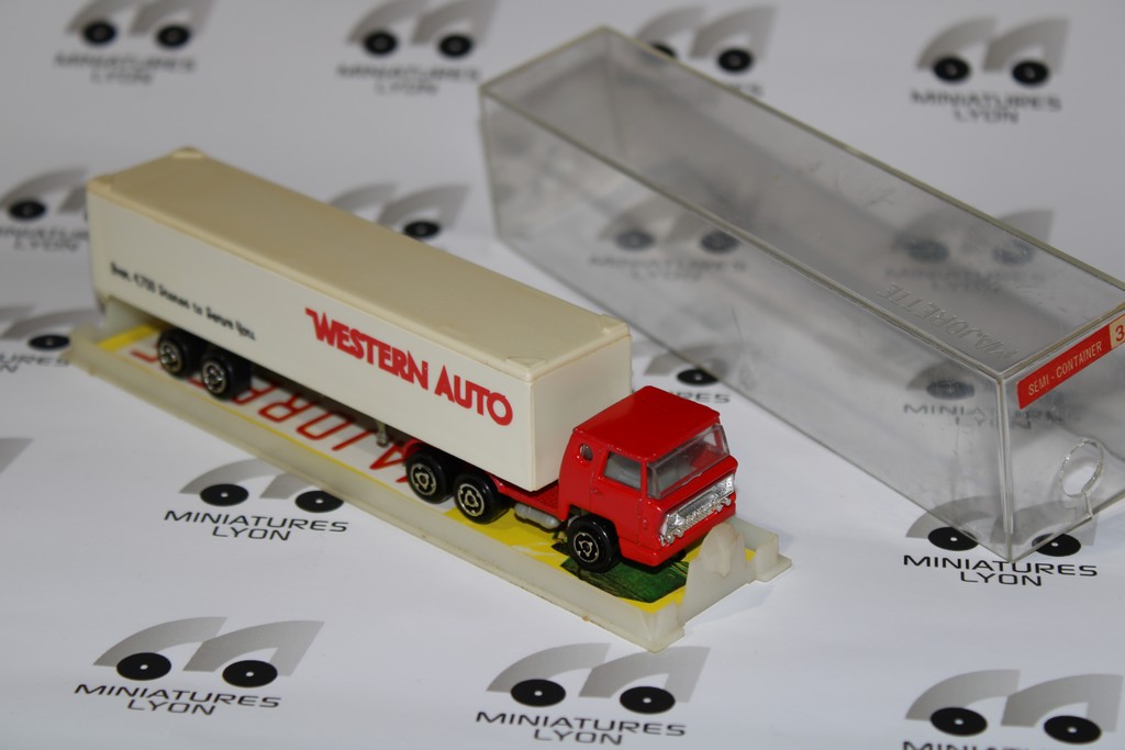 BERNARD SEMI CONTAINER WESTERN AUTO MAJORETTE 1/87