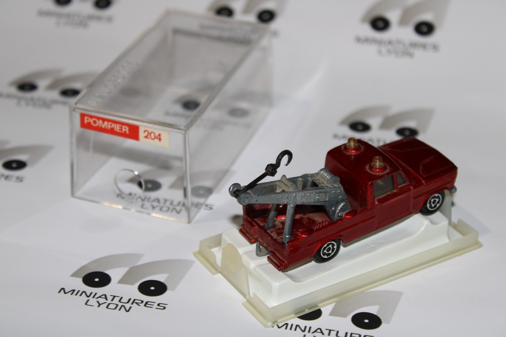 DODGE PICKUP DEPANNEUSE ROUGE MAJORETTE 204