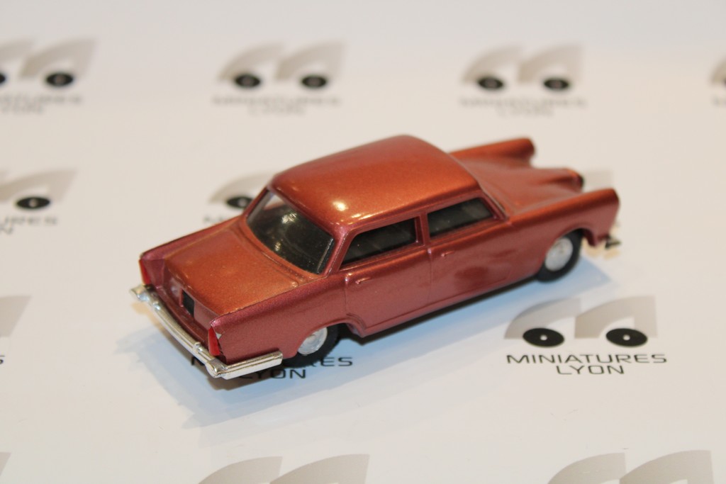 ALFA ROMEO 2000 BERLINE POLITOYS N°39  PARFAIT ETAT 5/5  SANS BOITE