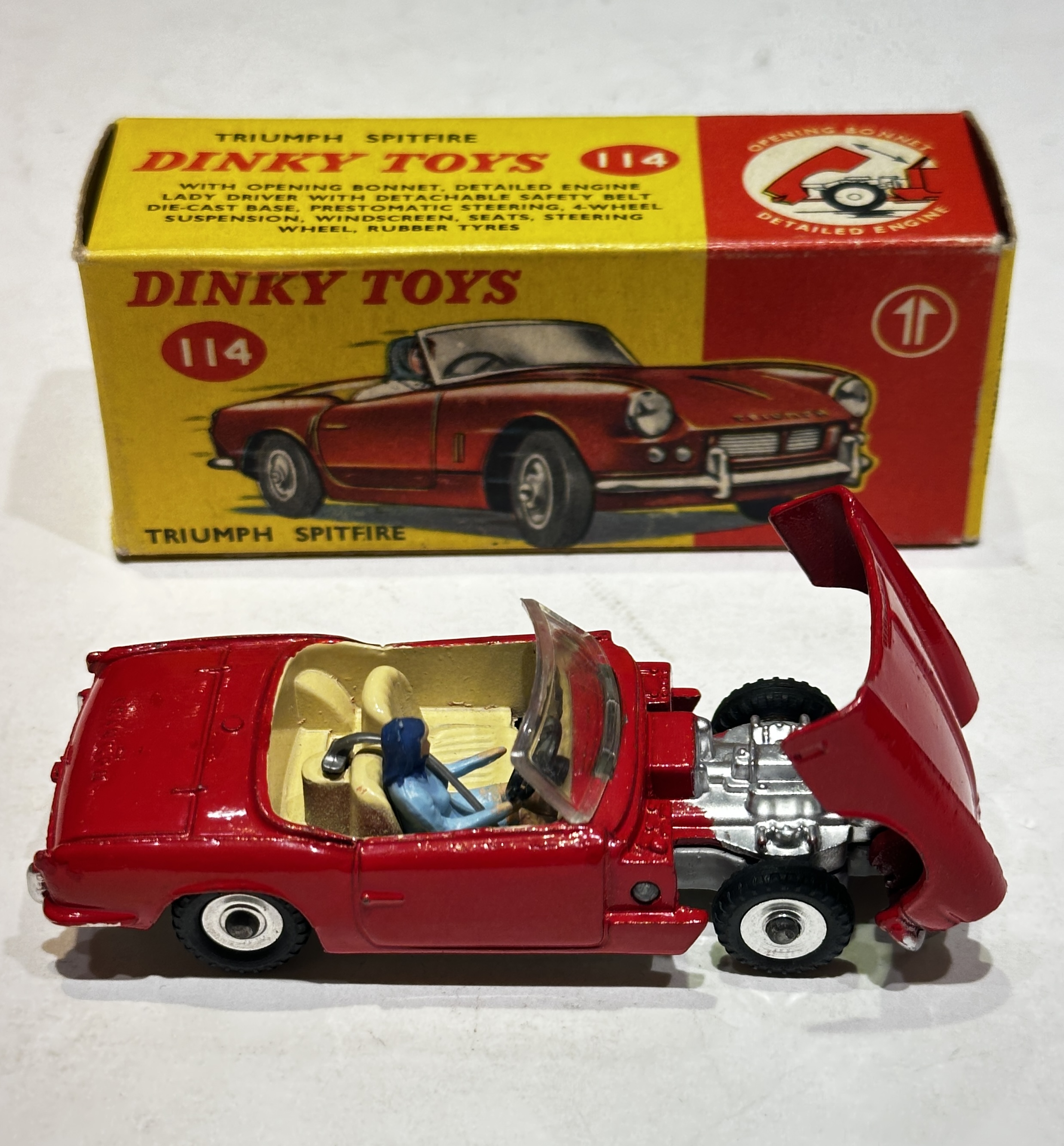 TRIUMPH SPITFIRE DINKY 1/43