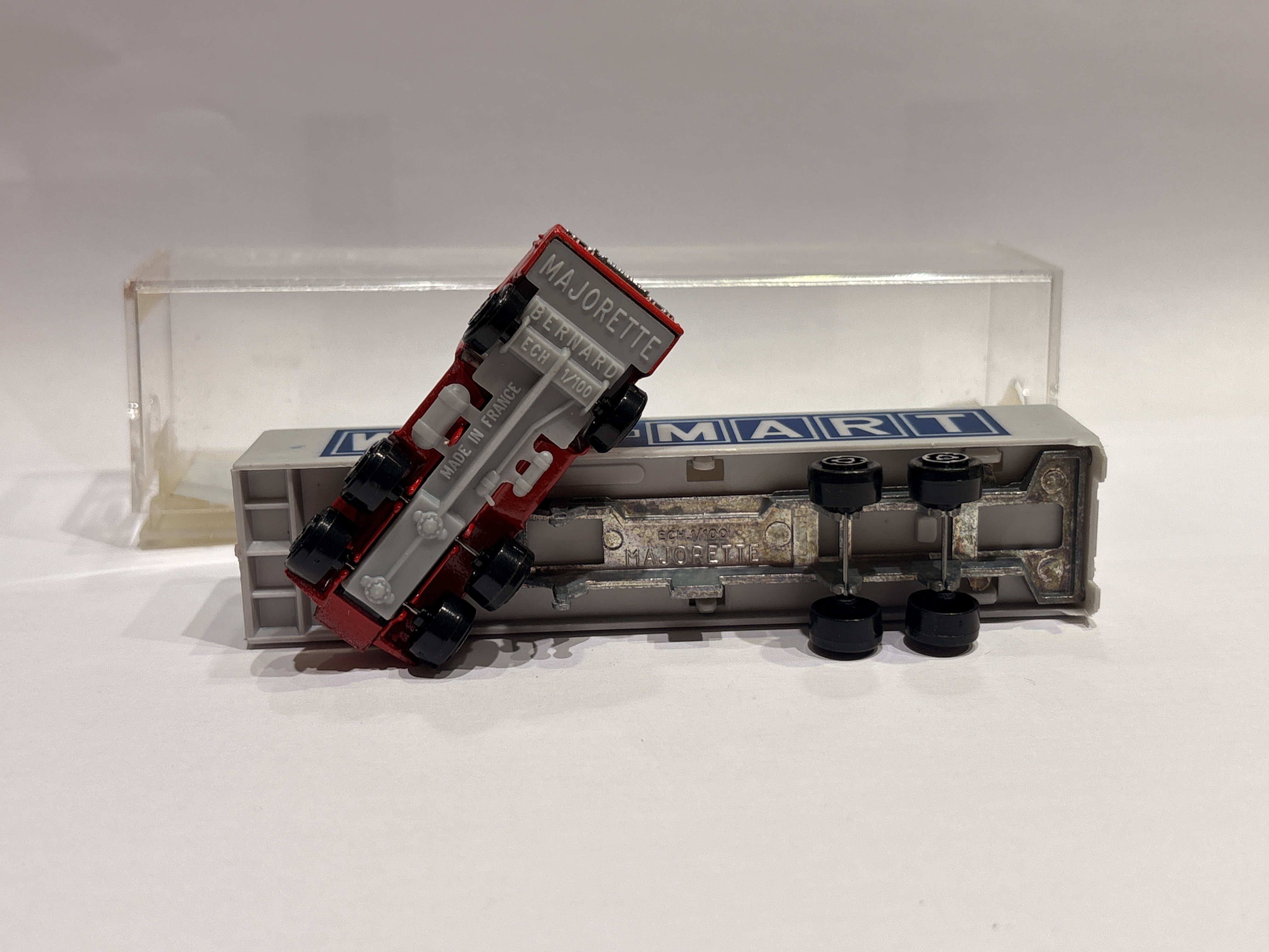 BERNARD SEMI CONTAINER MAJORETTE 1/87