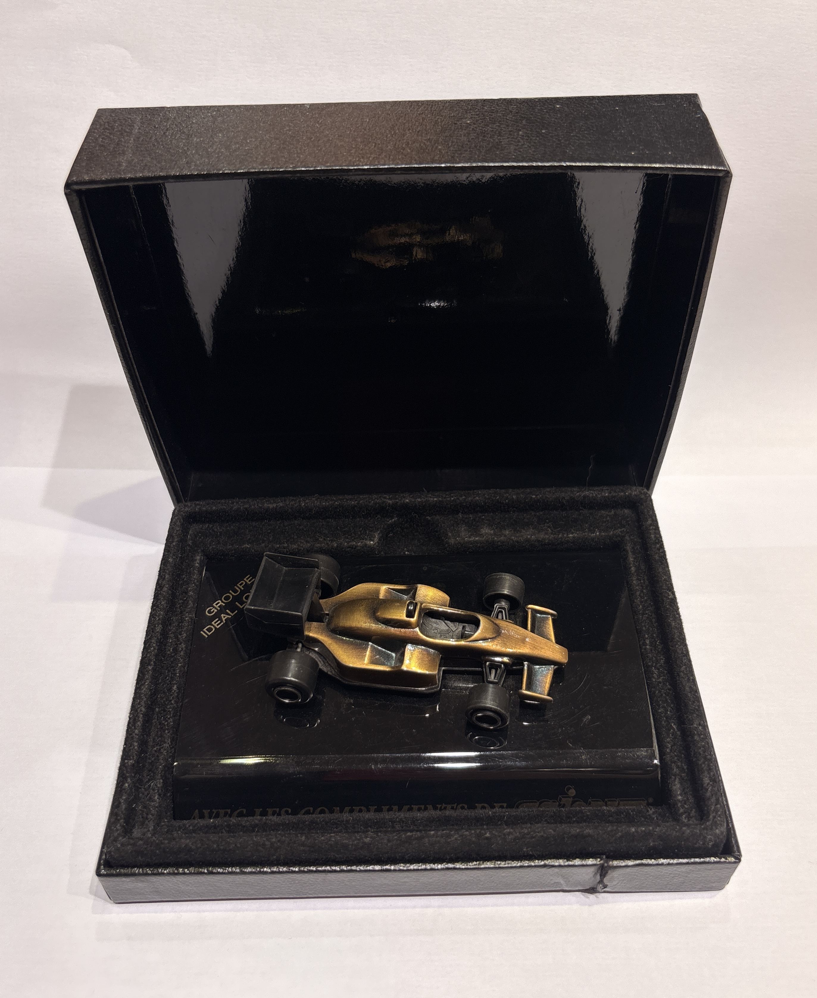 F1 RACINGER MAJOGOLD 1/43