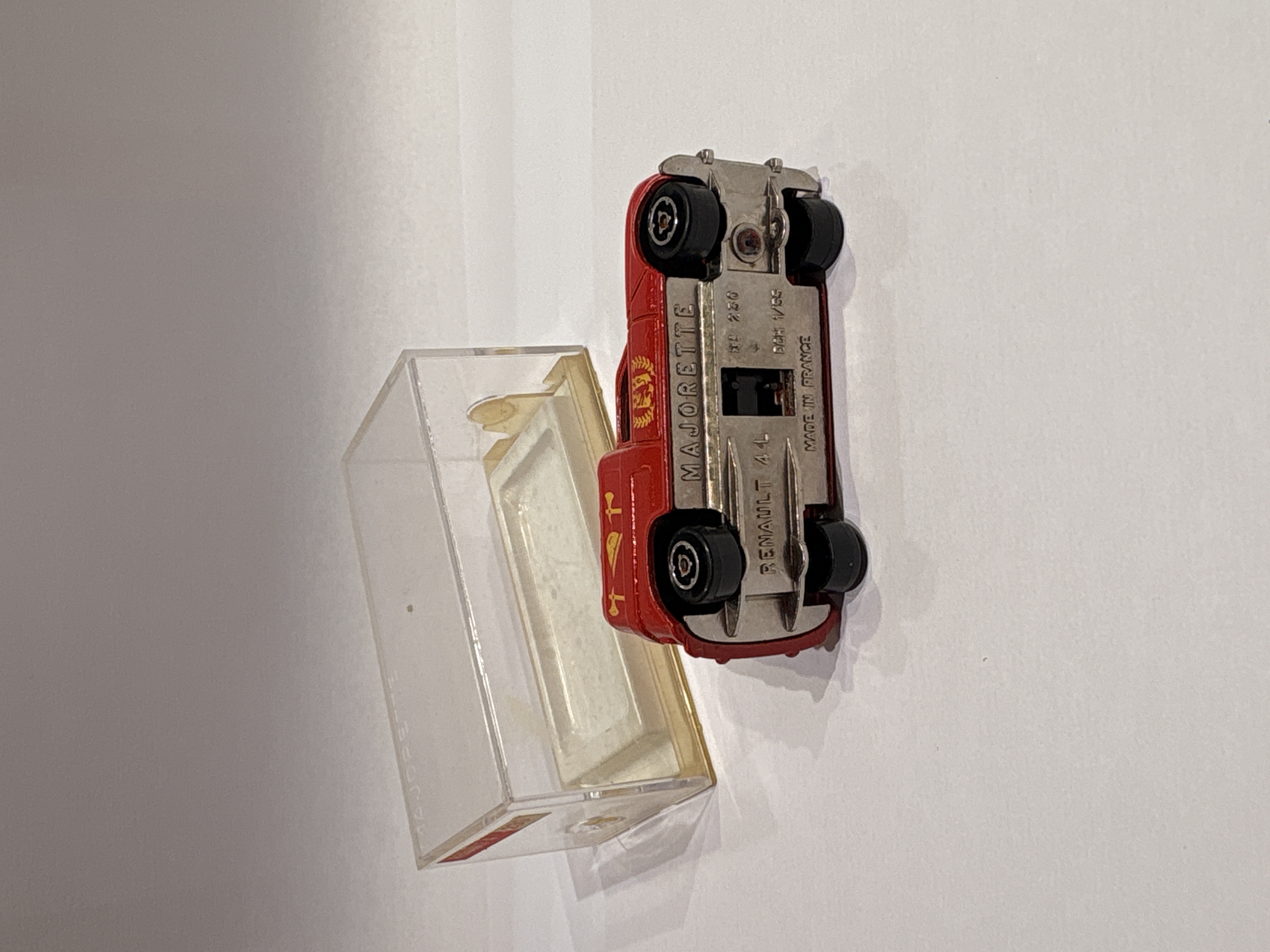 RENAULT 4L MAJORETTE 1/55
