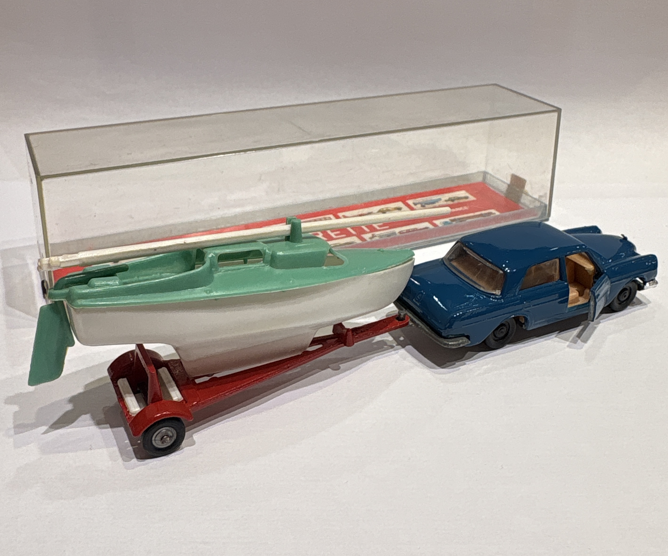 MERCEDES-BENZ 208 SE MAJORETTE 1/64