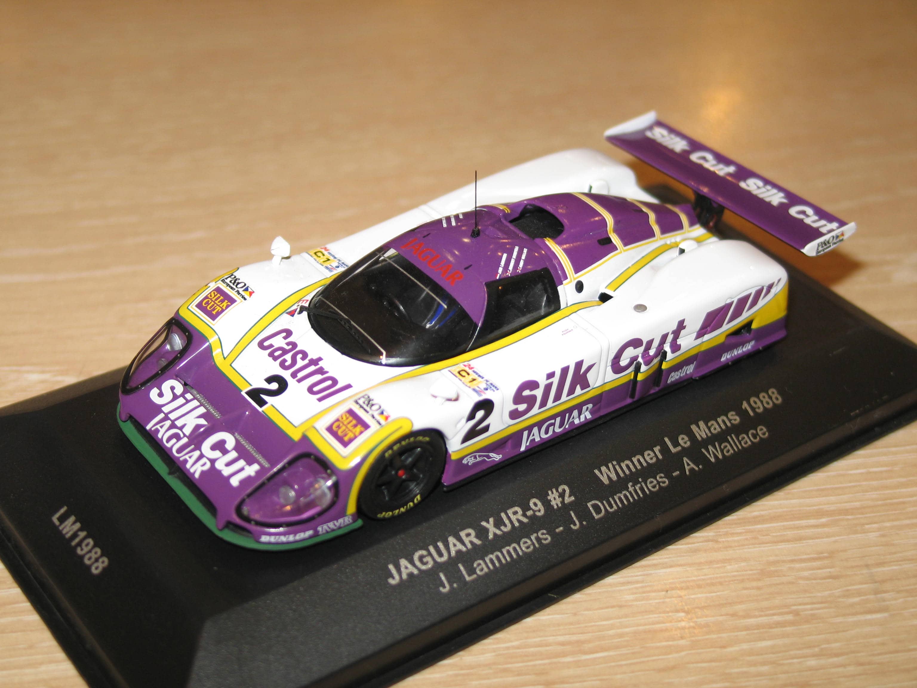 JAGUAR XJR-9 VQ LE MANS 1988 IXO 1/43°
