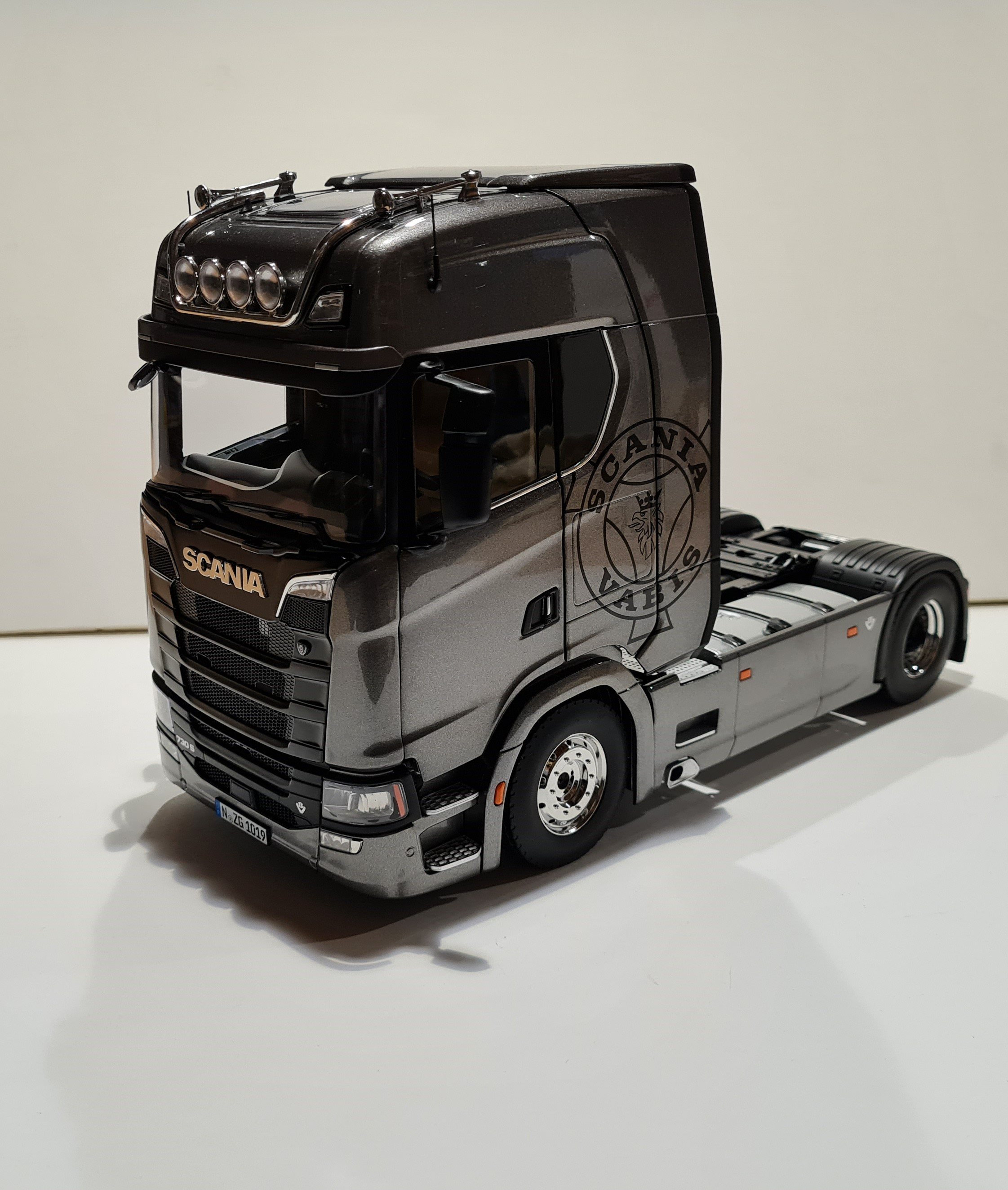 SCANIA 730 S V8 NZG 1/18°