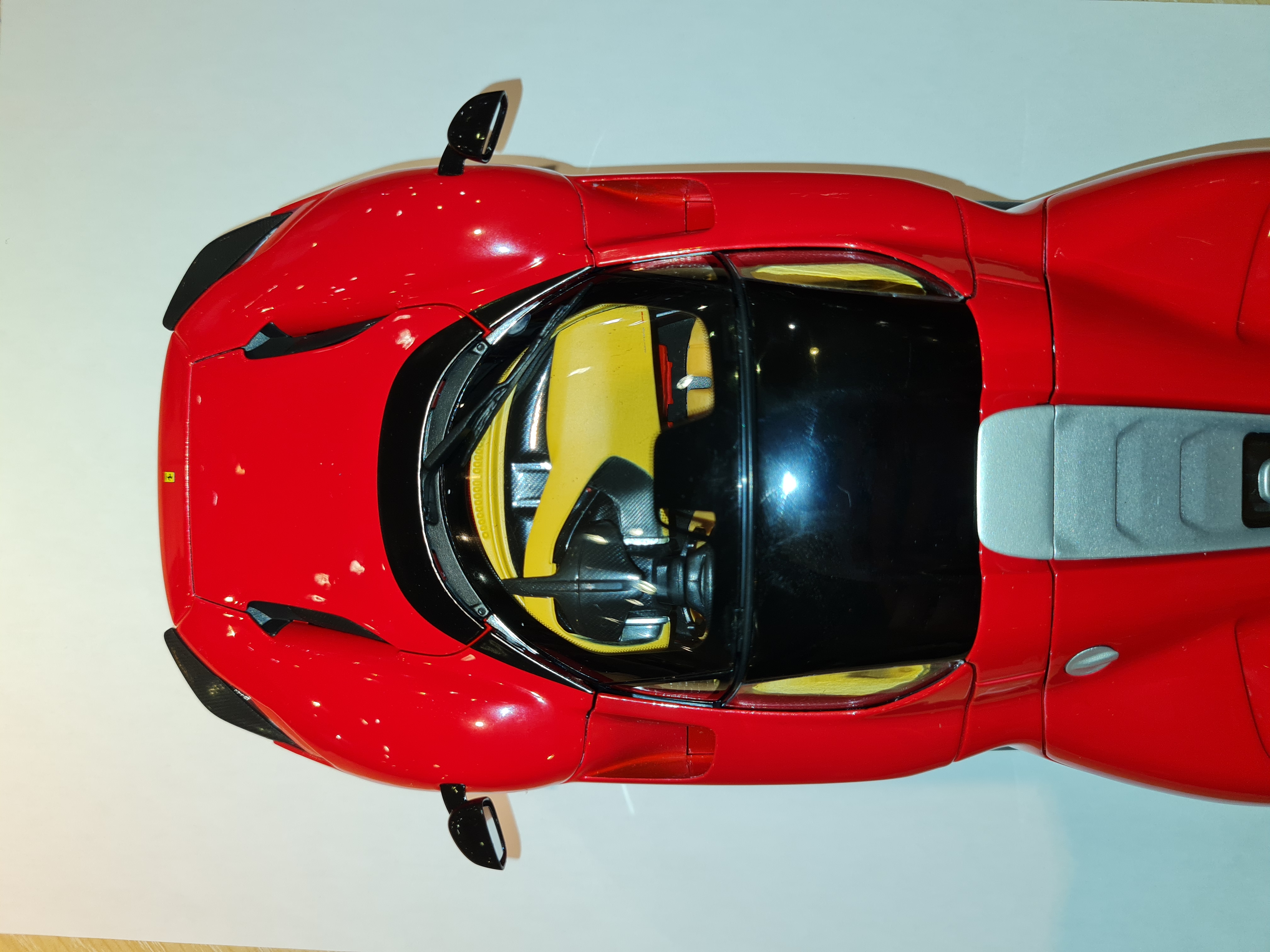 FERRARI DAYTONA SP3 ROUGE BURAGO 1/18°