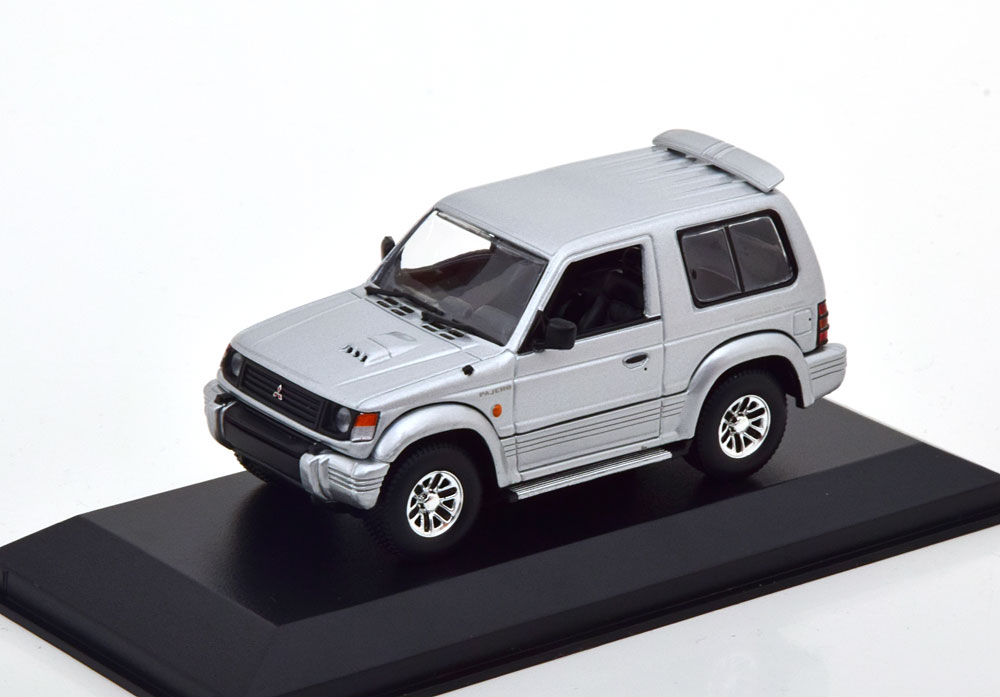 MITSUBISHI PAJERO GREY 1991 MAXICHAMPS 1/43°