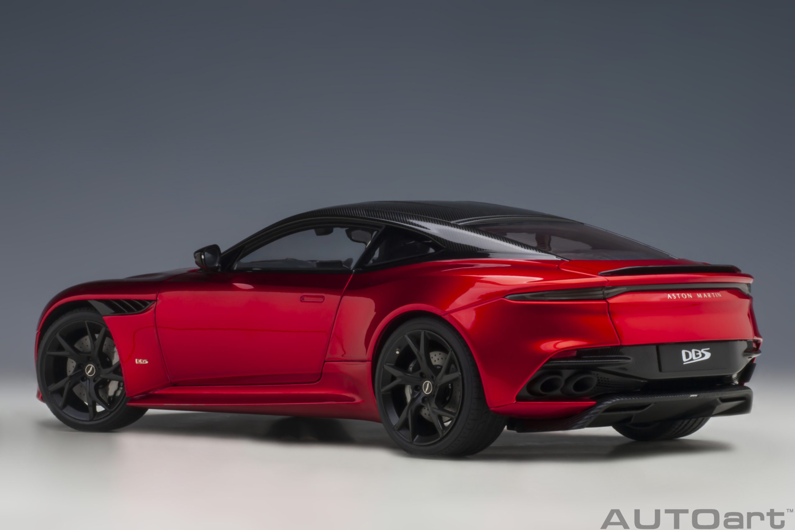 ASTON MARTIN DBS SUPERLEGGERA HYPER RED AUTO ART 1/18°