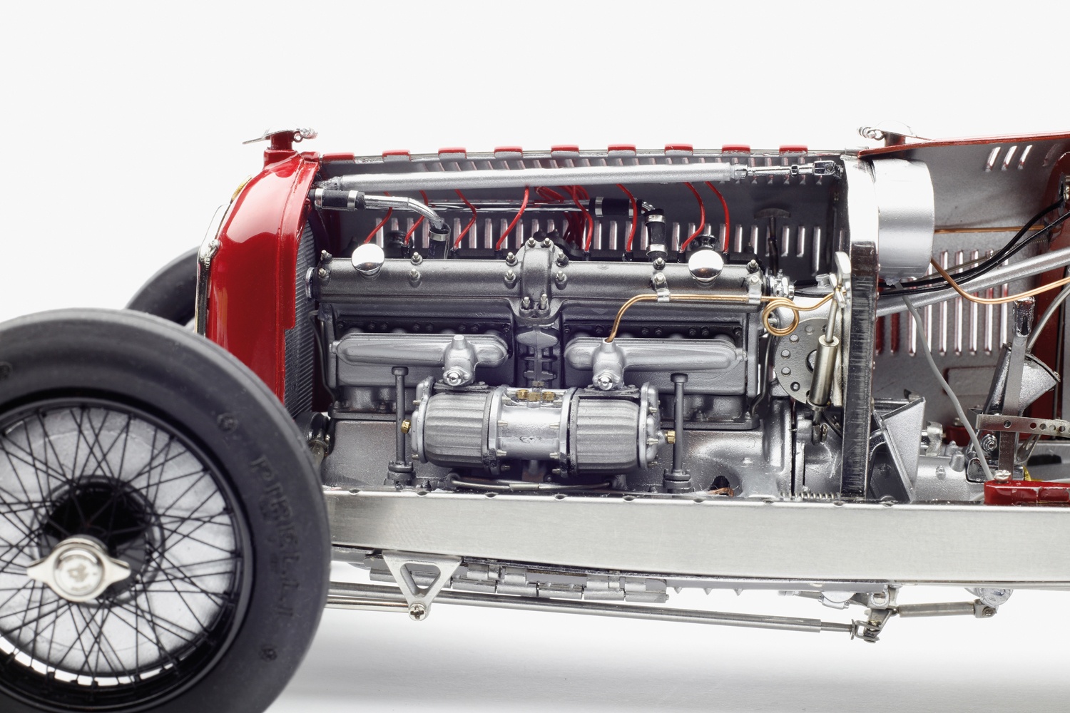 ALFA ROMEO P3 TIPO B N°8 T.NUVOLARI VAINQUEUR GP ITALIE1932 CMC 1/18°
