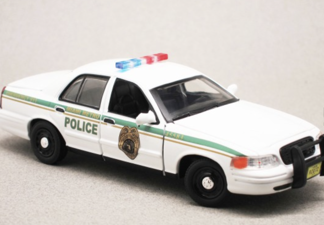 FORD CROWN VICTORIA "POLICE" 2001 GREENLIGHT 1/43°
