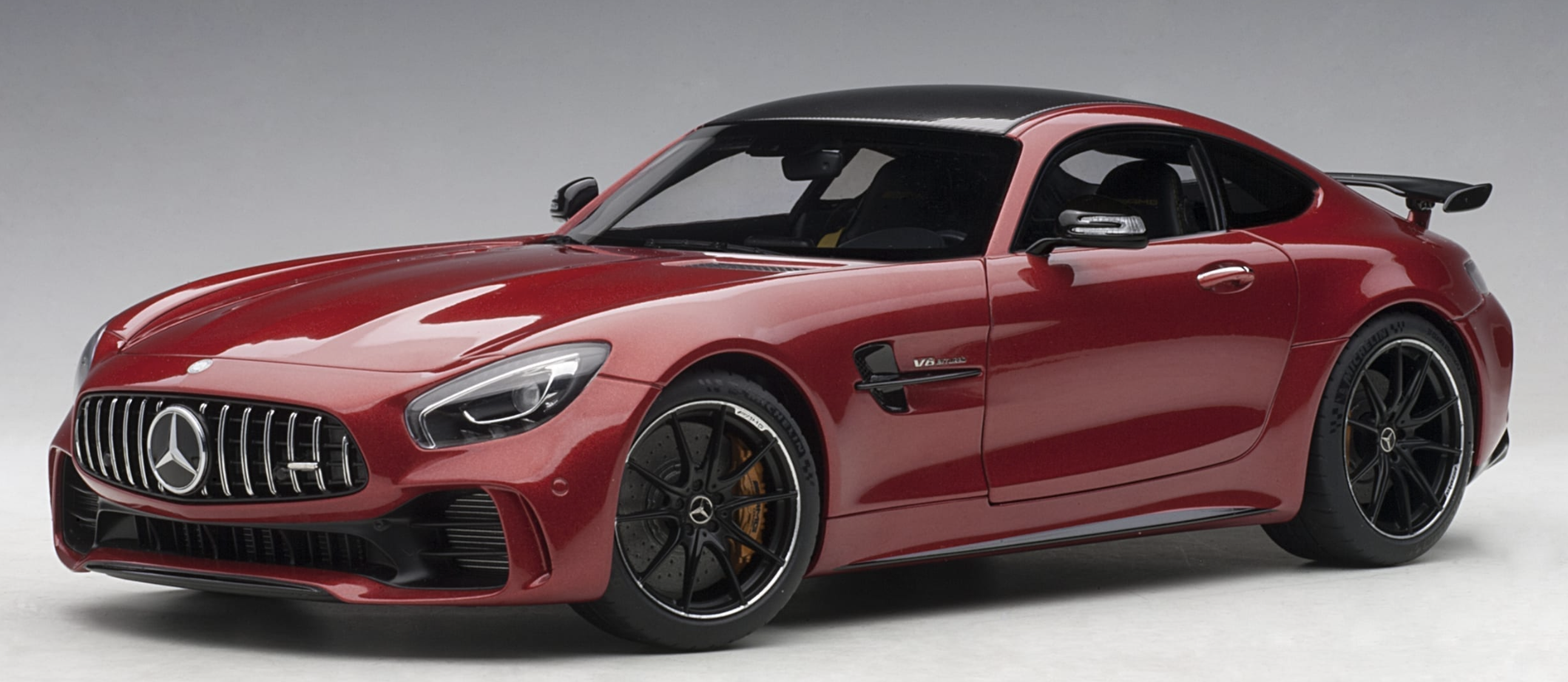 MERCEDES-AMG GT R ROUGE AUTOART 1/18°