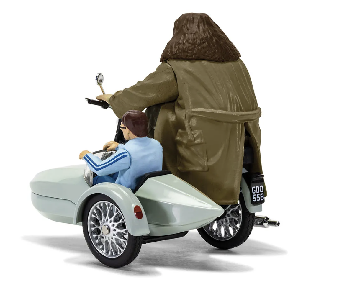 HAGRID'S MOTORCYCLE & SIDE CAR WITH HARRY POTTER AND HAGRID CORGI 1/43°