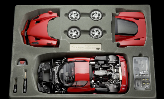FERRARI ENZO ROUGE 2003 TAMIYA semi-assembled 1/12°