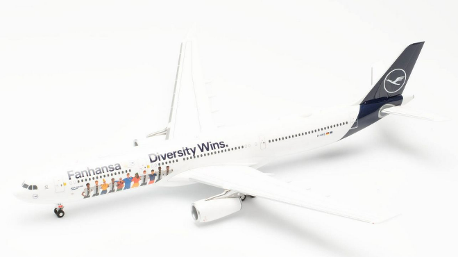 AIRBUS A330-300 FANHANSA - DIVERSITY WINS LUFTHANSA HERPA 1/500°