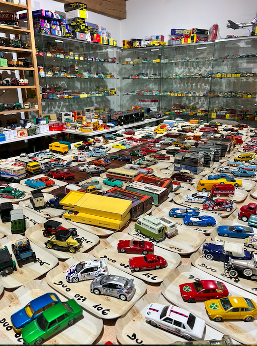 LE RETOUR DE NOTRE BRADERIE : DES TRÉSORS À PRIX MINI !!