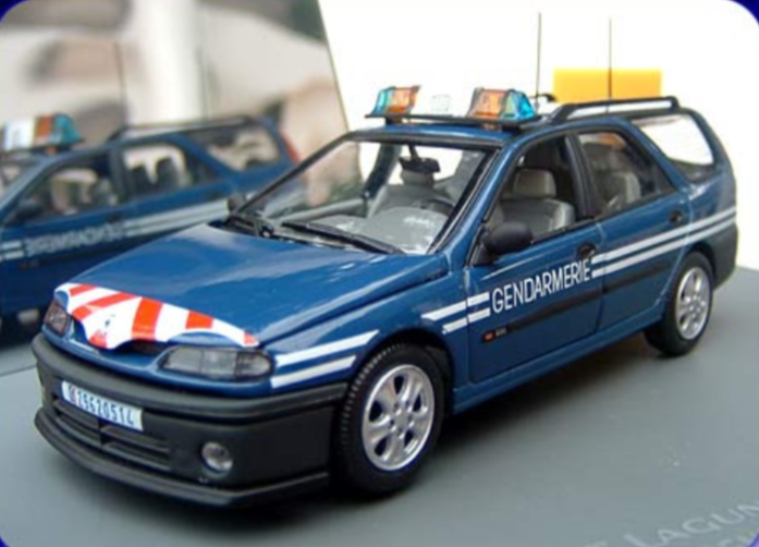 RENAULT LAGUNA I PHASE 2 BREAK GENDARMERIE 1/43°