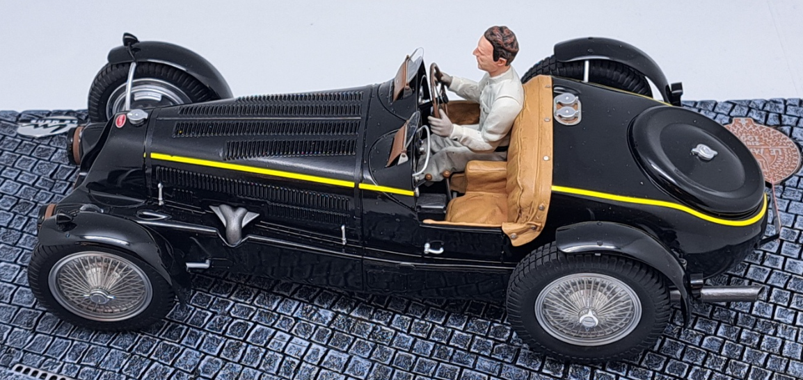 BUGATTI TYPE 59 1934 WITH PILOT "ROI DES BELGES - LÉOPOLD III" PANTHEON 1/18°