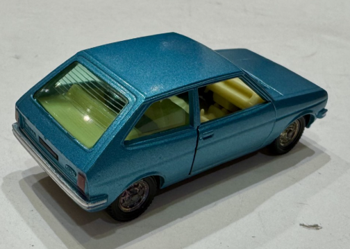 FORD FIESTA BLEU DINKY 1/43°