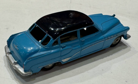 BUICK ROADMASTER BLEU DINKY 1/43°
