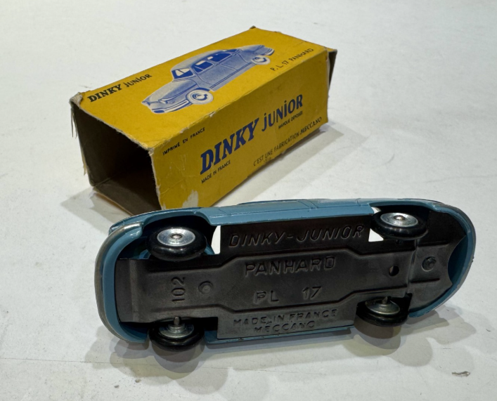PANHARD PL 17 BLEU DINKY JUNIOR 1/43°