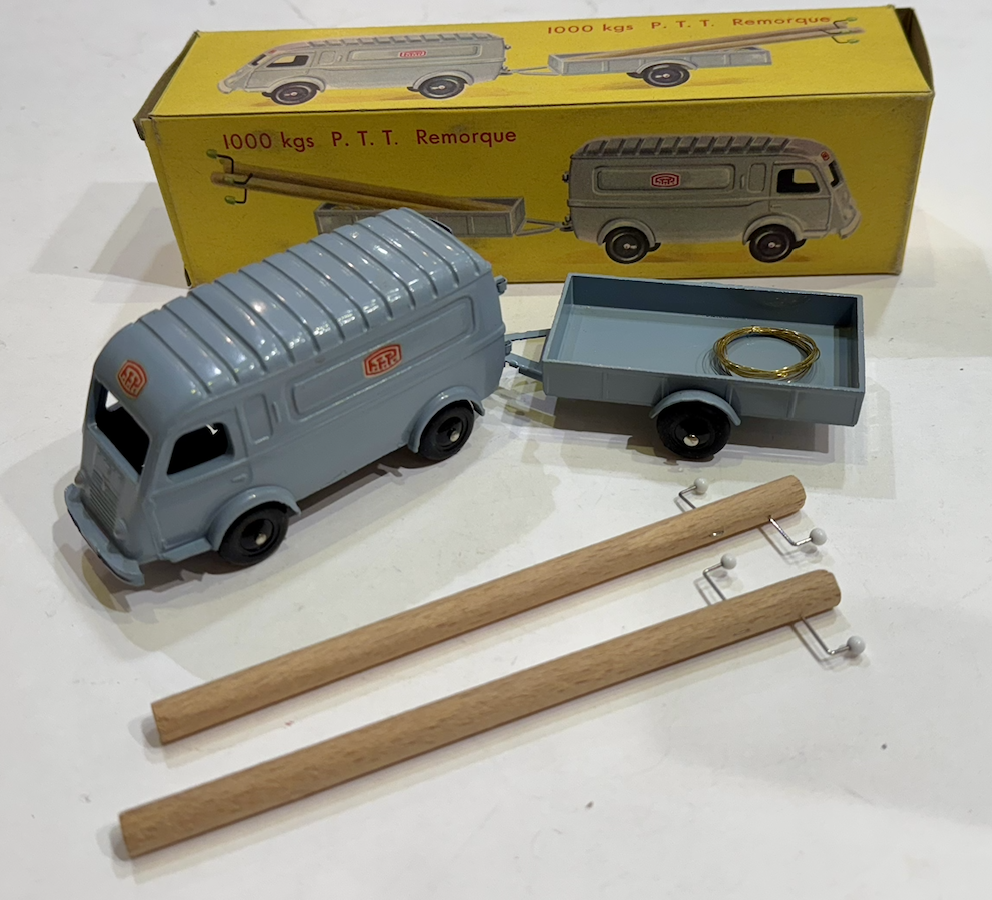 RENAULT REMORQUE 1000 KGS P.T.T. CIJ 1/43°