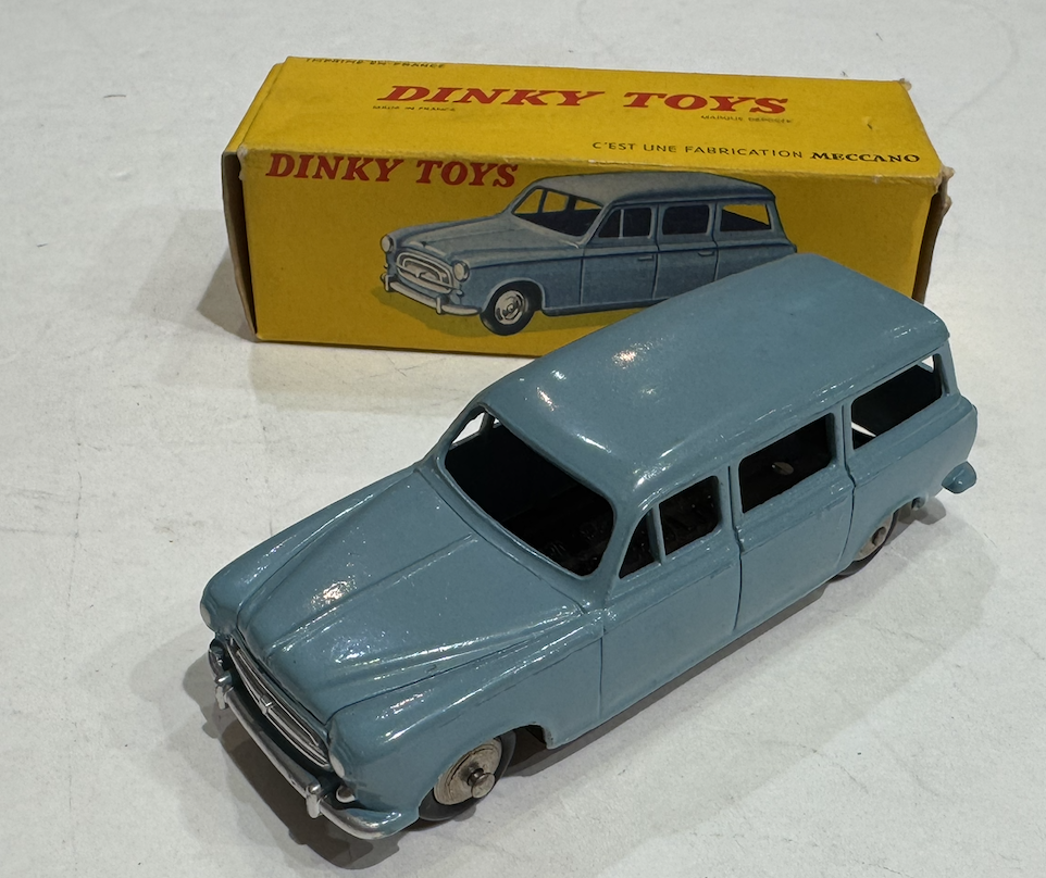 PEUGEOT 403 FAMILIALE DINKY TOYS 1/43°