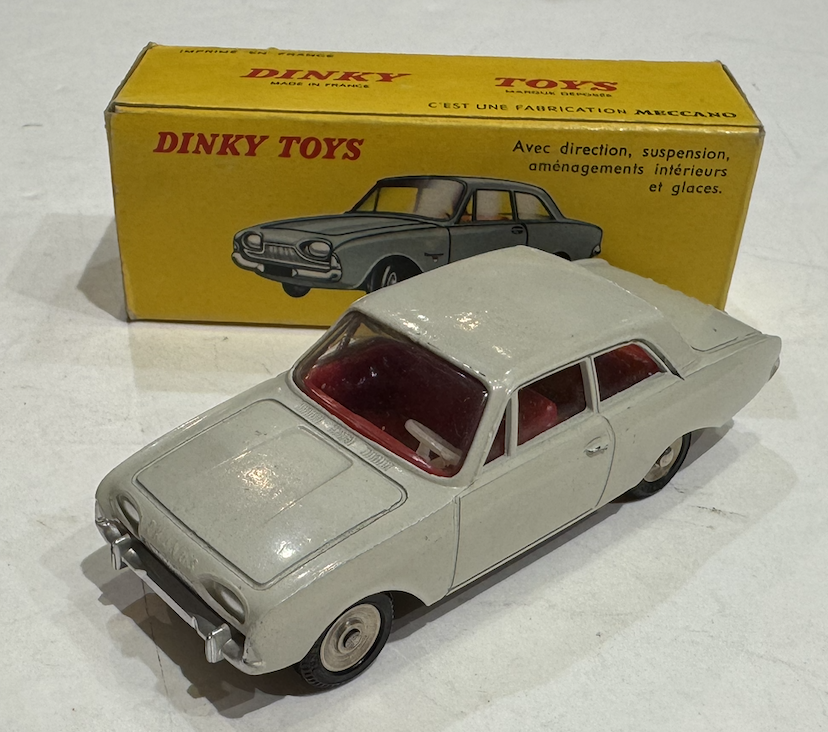 FORD TAUNUS DINKY TOYS 1/43°