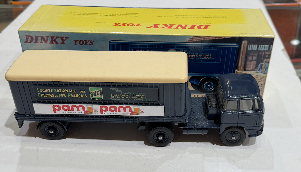 TRACTEUR UNIC ET SEMI-REMORQUE SNCF DINKY TOYS 1/43
