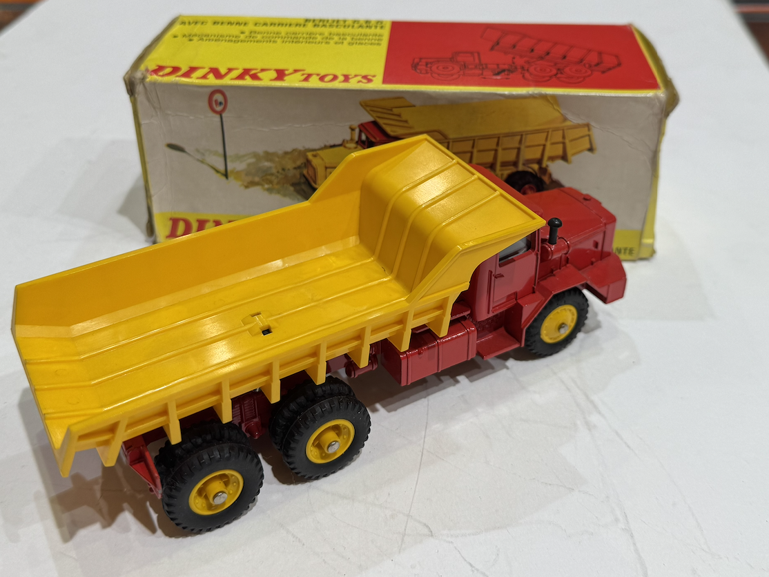 BERLIET G.B.O AVEC BENNE CARRIERE BASCULANTE DINKY TOYS 1/43°