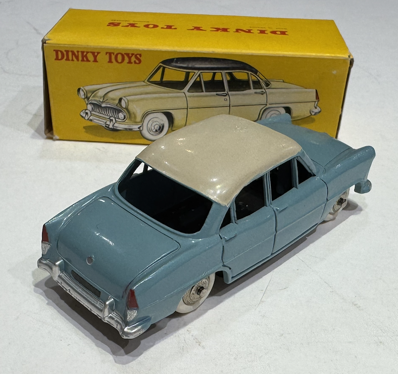 SIMCA VERSAILLES DINKY TOYS 1/43°