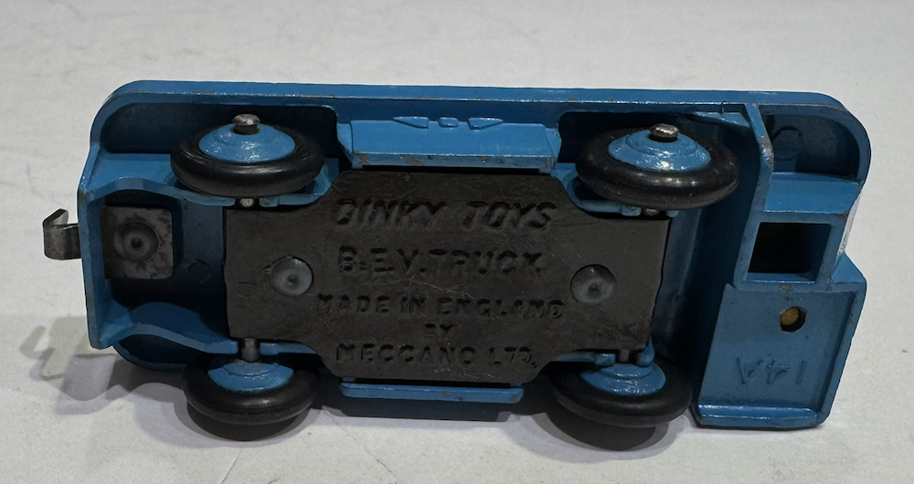 B.E.V TRUCK DINKY TOYS 1/43°